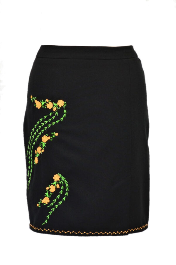 Black miniskirt with embroidery