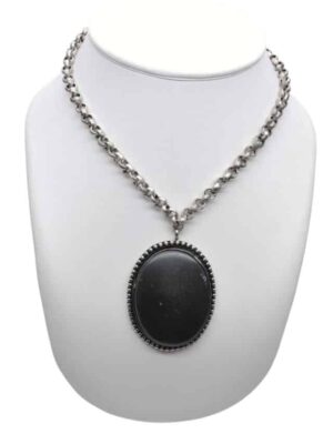 Black semi-precious stone with locket kee