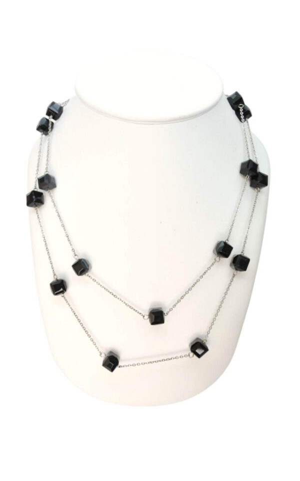 Long necklace with black glass beads