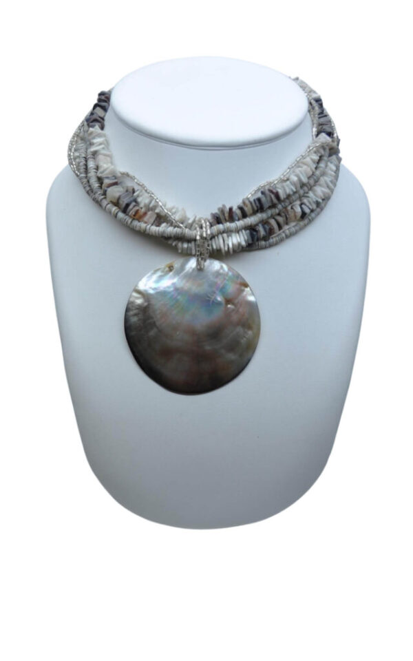 Large seashell necklace