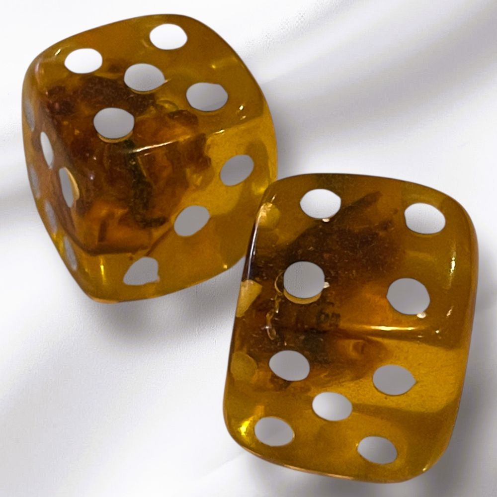 baltic amber dice in metsvintage boutique
