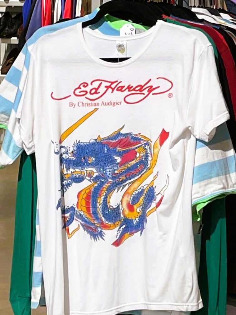 vintage shirt in metsvintage boutique